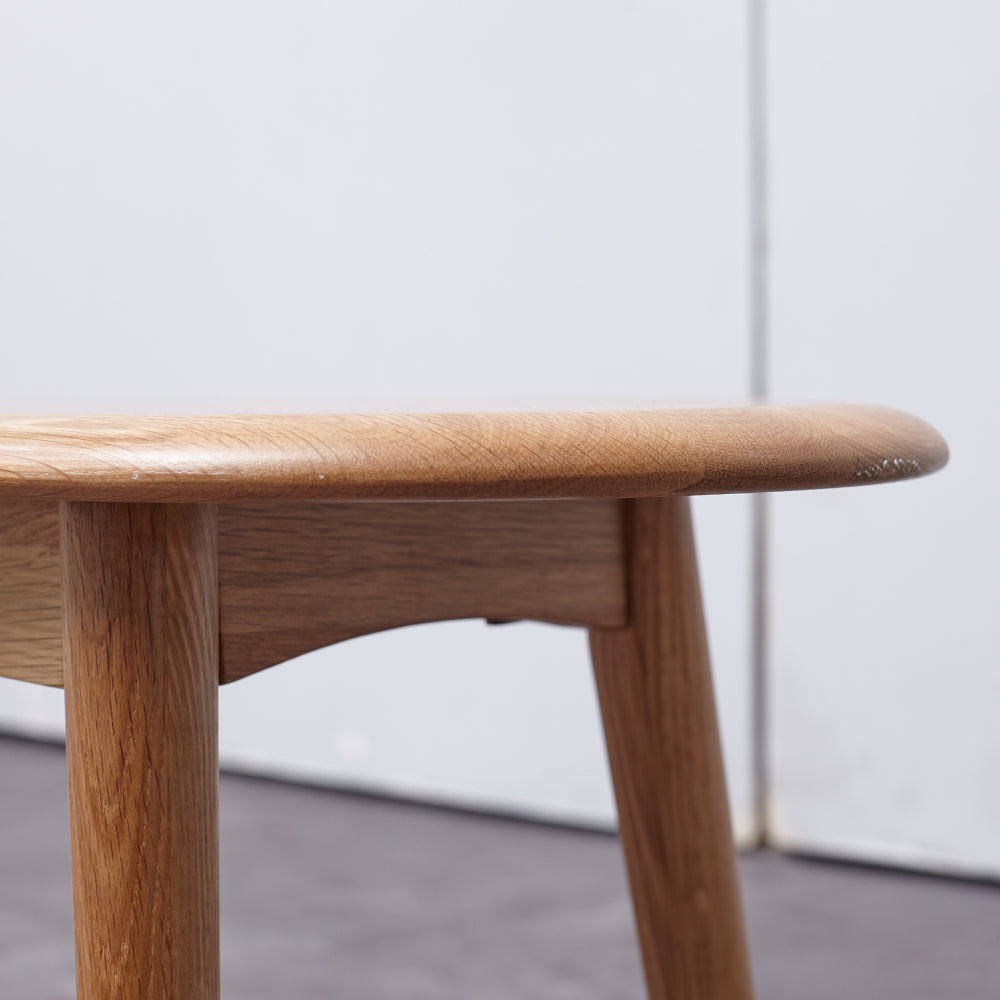 Solid Oak Dining Bench with Half-Round Ends | 47" Wide Seat for 2–3 People — Natural Wood Finish with Metal Reinforcement